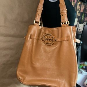 tory burch hobo